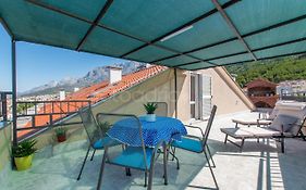 Seaview Apartments Duky